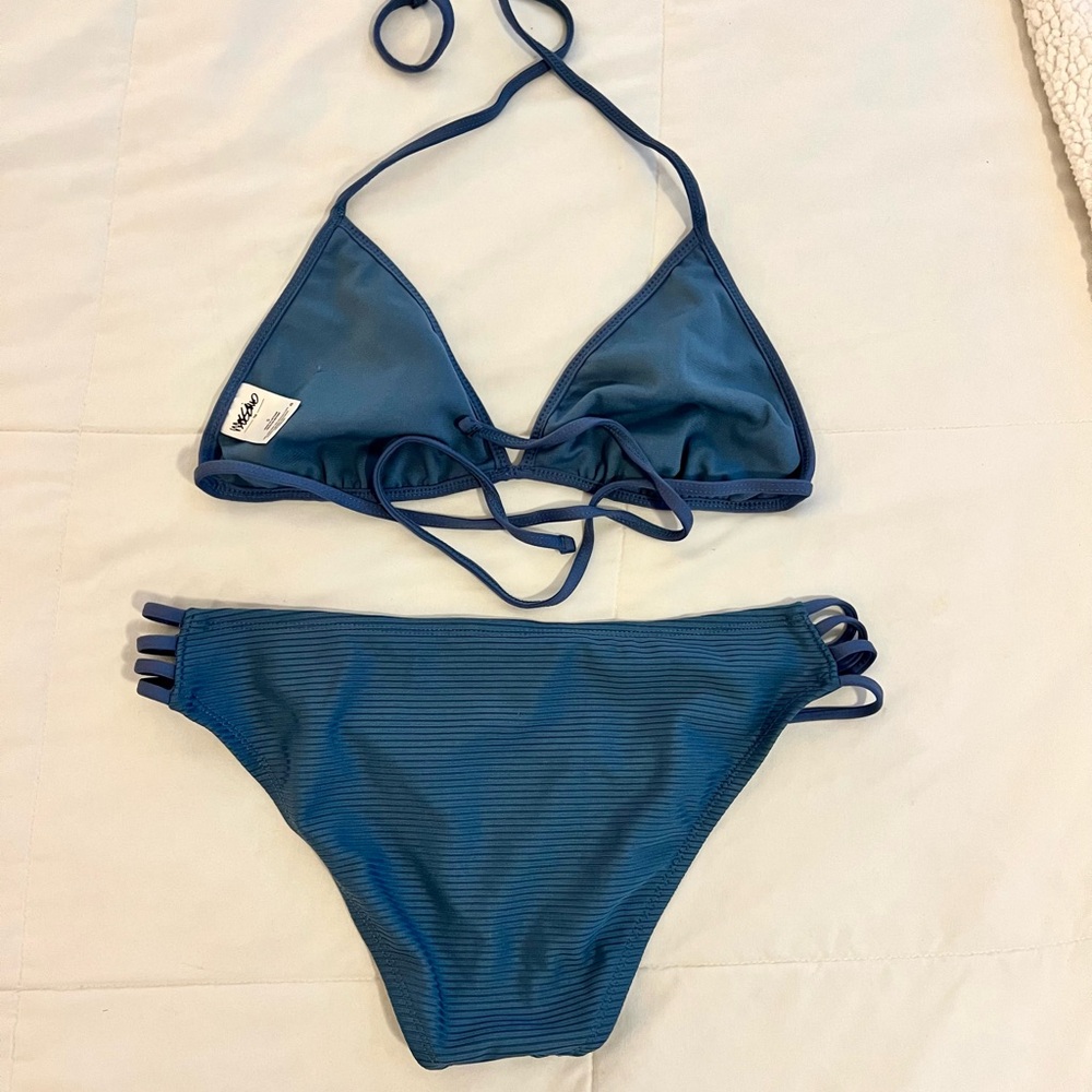 Triangle Bikini Set - Picture 4 of 4